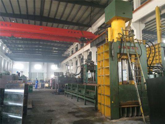 12500*2750*4700 Mm Gantry Shear Driven By Hydraulic Controlled By PLC Auto Control For Accurate Cutting