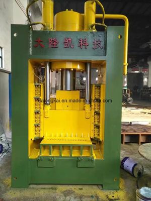 315 τόνων Μέγιστη δύναμη κοπής Κεφαλοπλακέτα με μήκος λεπίδας 800 mm και προδιαγραφές κοπής 30 * 700 mm