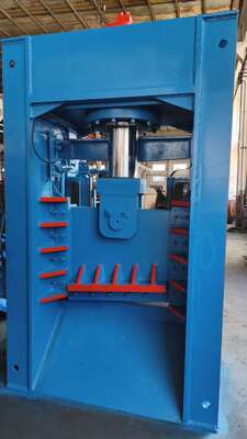 Max shear force 250ton blade length 800mm Q15-2500 Hydraulic Gantry Plate Shear Machine