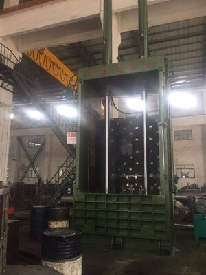 200 Ton Hydraulic Vertical Baler Machine with 1500*1000*1600mm Press Box and 37Kw Power for Recycling